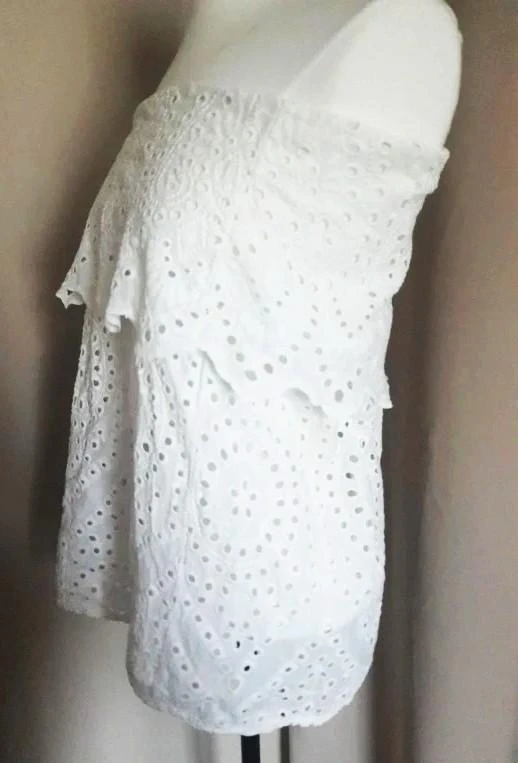 Top blanco con hombros descubiertos en bordado inglés 34 - XS – photo 8